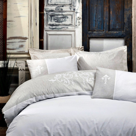Parure de lit en Coton renforcé brodé REGINA - 2 places - 240 x 260cm Parure de lit en Coton renforcé brodé REGINA - 2 places - 240 x 260cm
